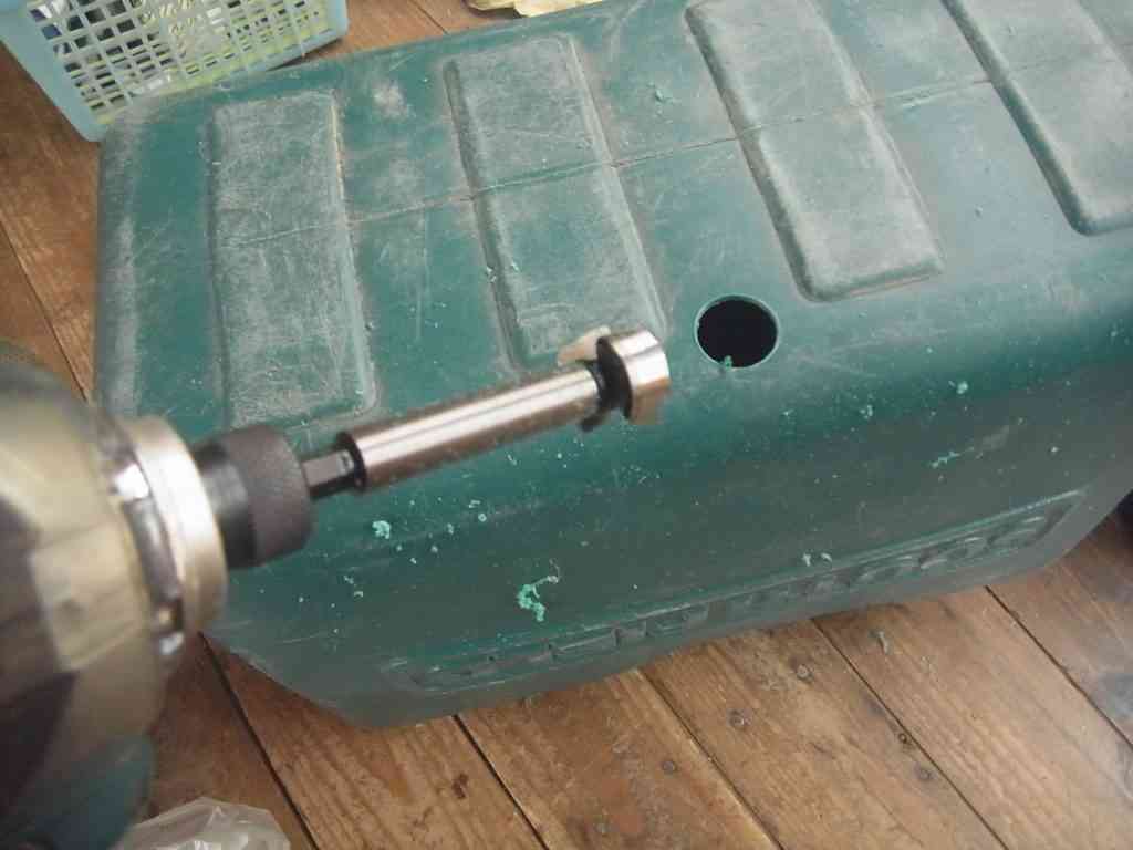 ポリタンク太陽熱温水器の自作。 | 自給自足の小さな暮らしーろん農園ー
