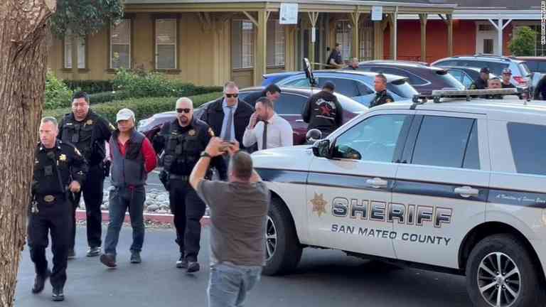 「悲劇に次ぐ悲劇」、４４時間で３件の銃乱射　１９人死亡　米加州 - CNN.co.jp