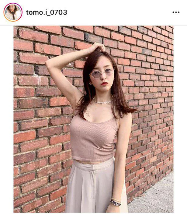 板野友美「服着てる?」SEXY自撮り写真にネットざわつく