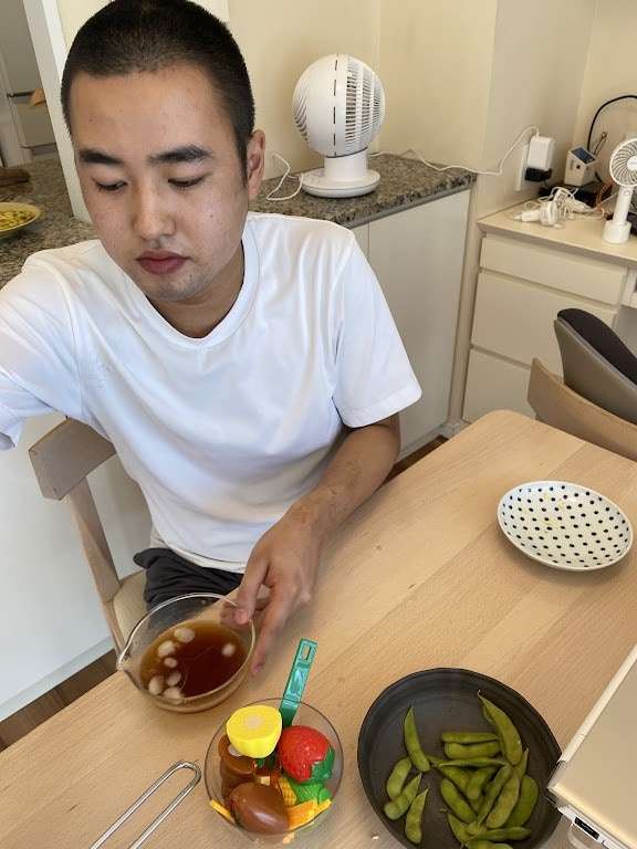 立石美津子さん、3歳児とごっこ遊びができない自閉症の息子「これ食べられない！」  | 話題 | ABEMA TIMES