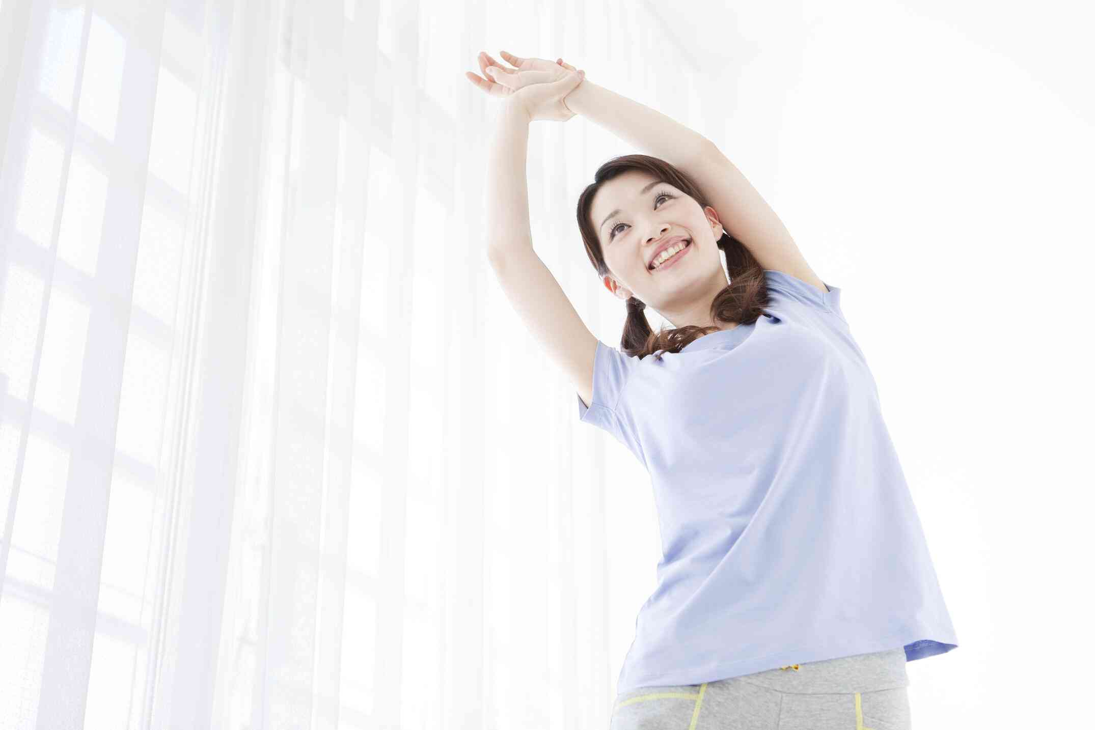 【坐骨神経痛のストレッチ9選】つらい症状をやわらげよう！ | LIFE STYLE | SANYO Style MAGAZINE