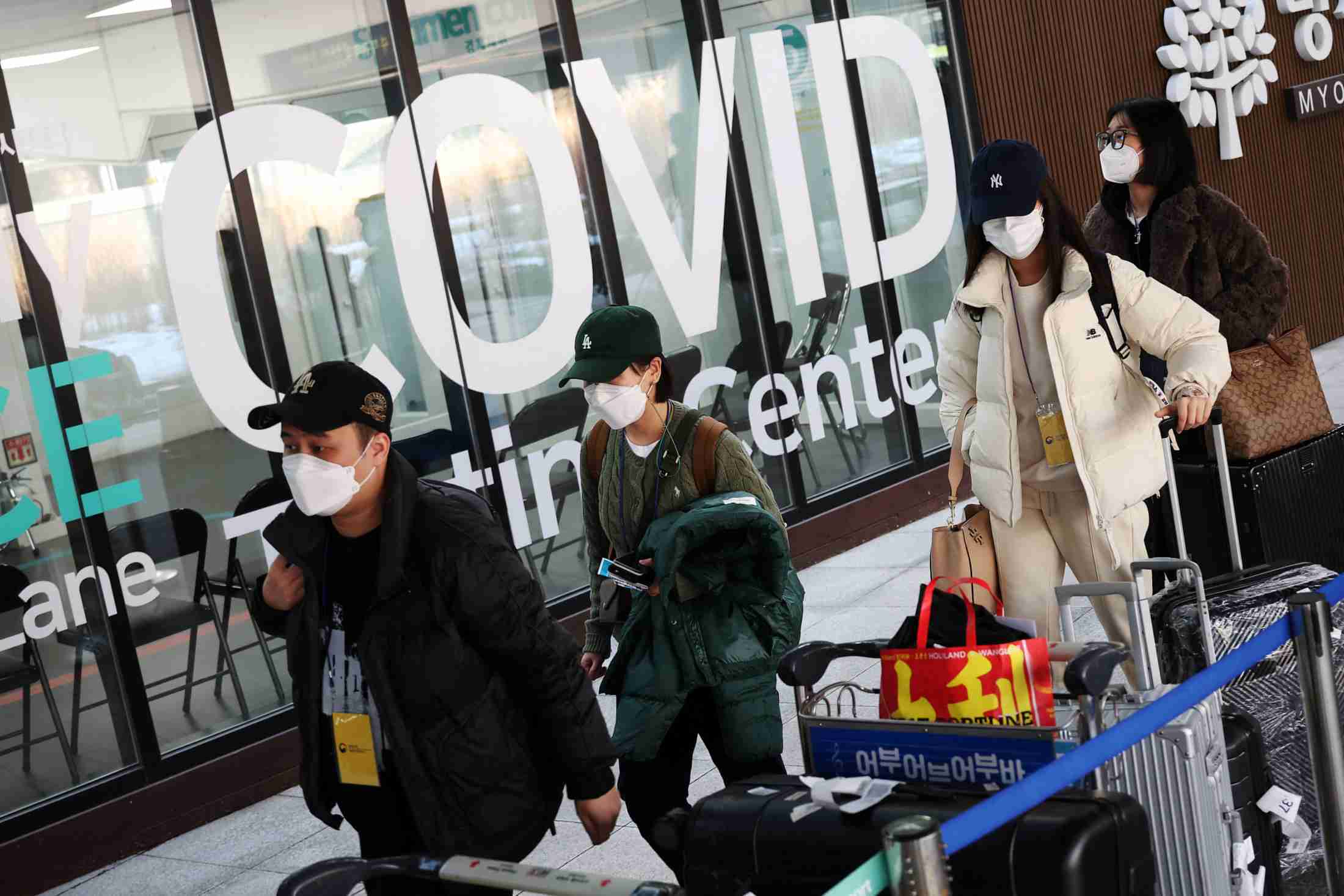 韓国到着の中国人、コロナ陽性判明後に行方不明　当局が追跡（ロイター） - Yahoo!ニュース
