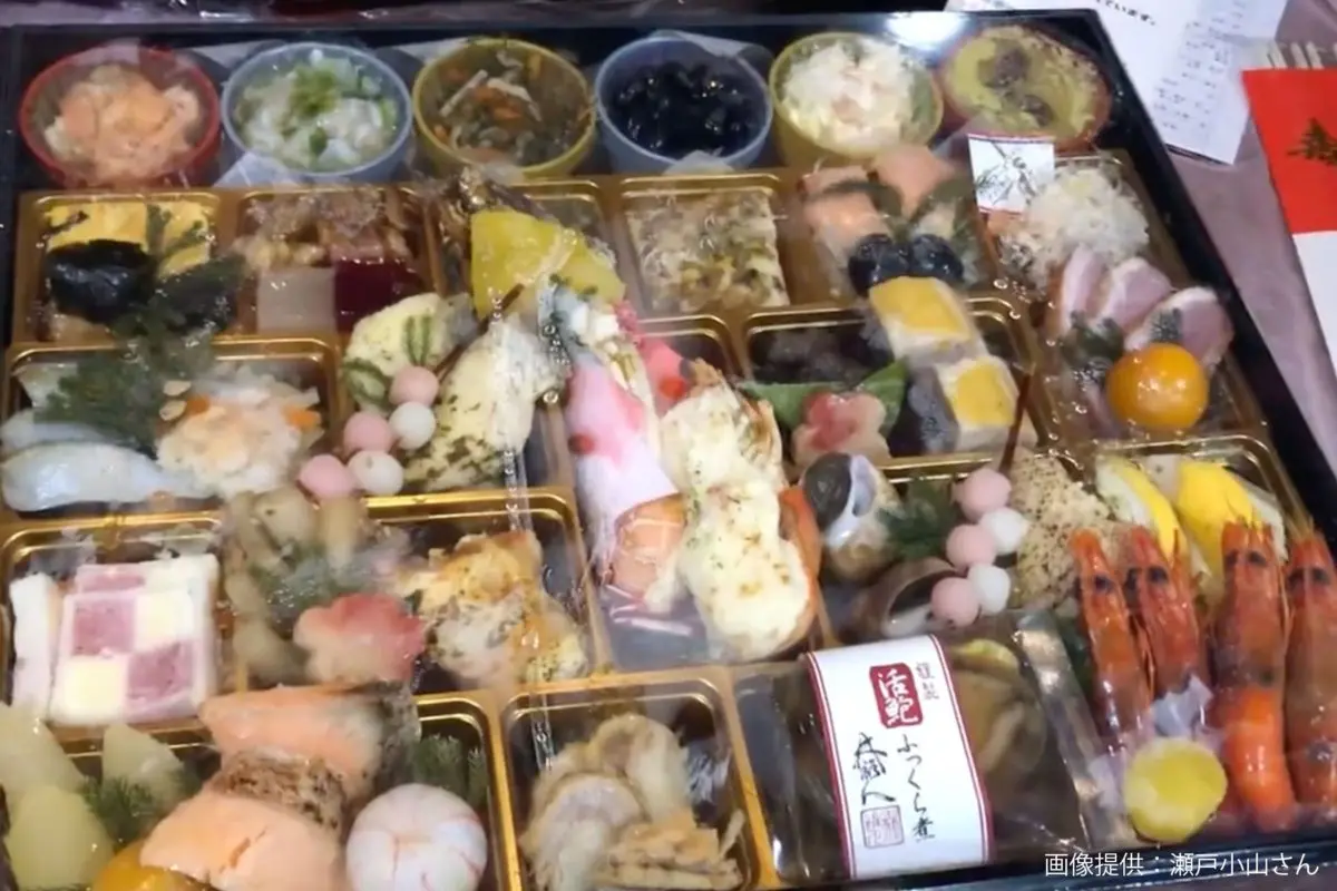 置き配で届いたおせち、その状態に目を疑う 「酷すぎる」と疑問の声上がるも…