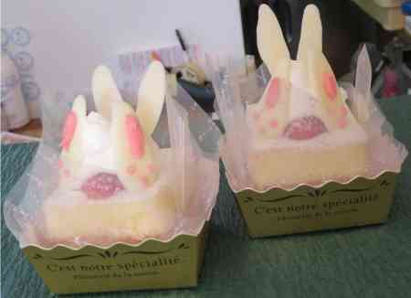 【将棋・王将戦】店頭に並べるとすぐに…“羽生九段おやつ”の「雪うさぎ」人気沸騰　