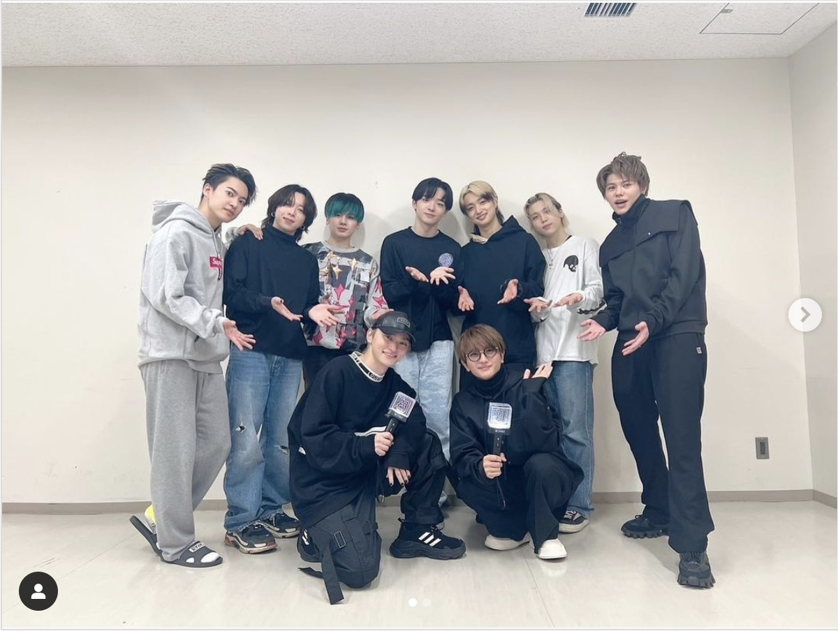 SKY-HI&Nissy、BE:FIRST公演舞台裏で記念写真 “AAAの絆”にファン感激「にしひだ沸いた」「胸熱」「泣ける」