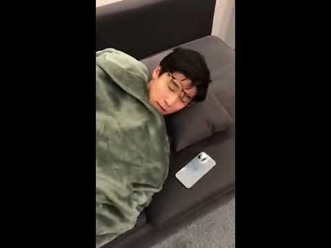 冬の部屋の寒さが日本とアメリカで違いすぎる！日本vsアメリカ #shorts - YouTube