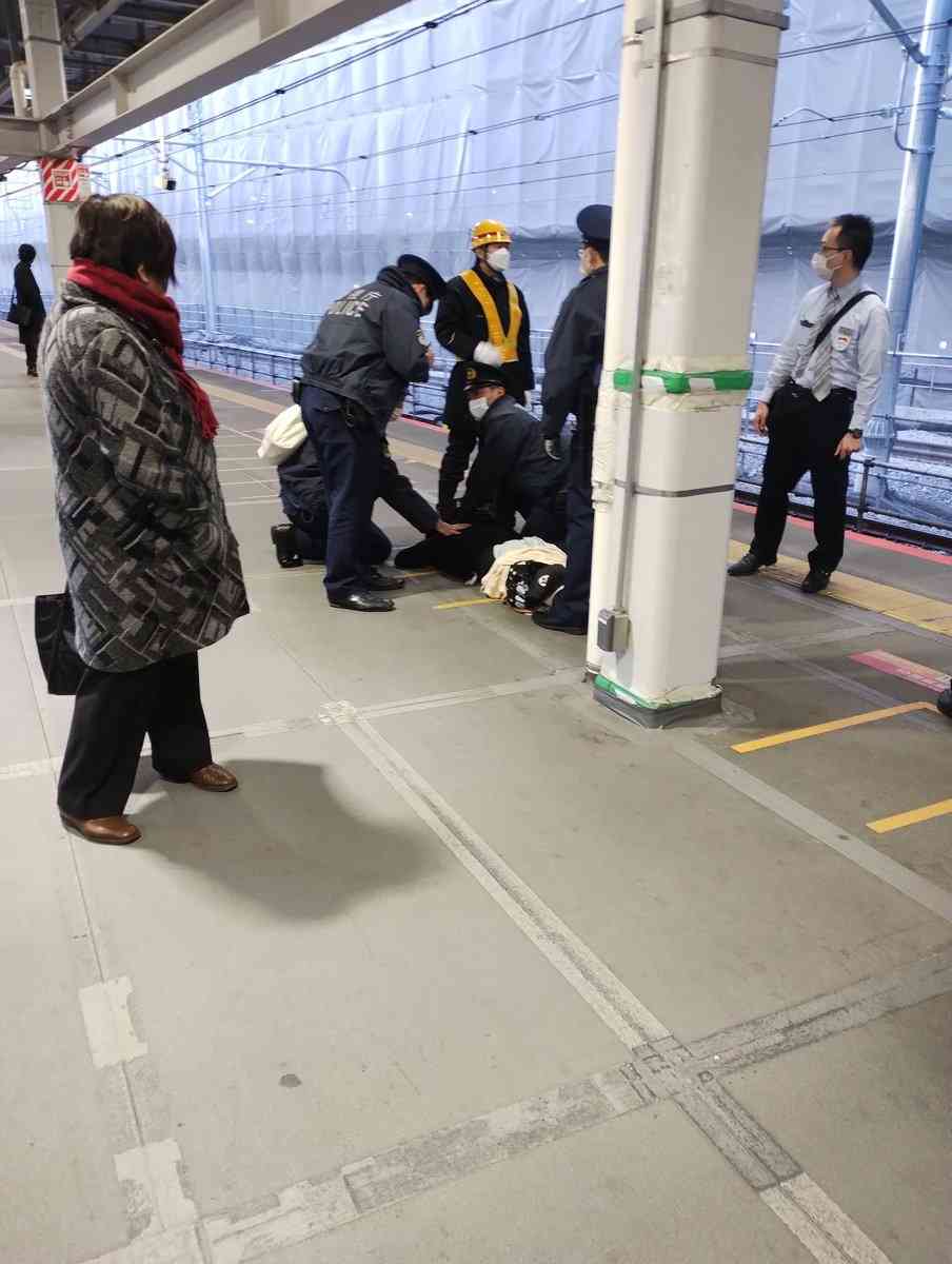 ギャル風女性が線路に侵入...まさかの行動にホーム騒然　渋谷駅で一体何が？JRと目撃者に聞いた