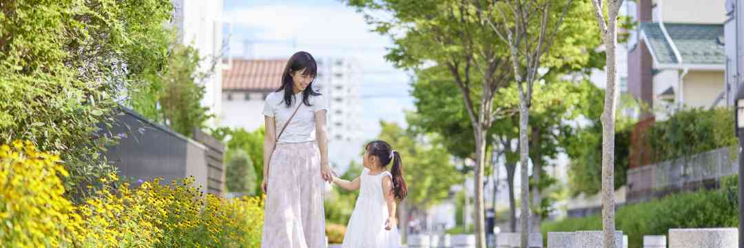 年収272万円、養育費は月5万円、42歳で子どもは1～2人…平均的な母子家庭のリアル過ぎる姿（鷲尾 香一） | マネー現代 | 講談社