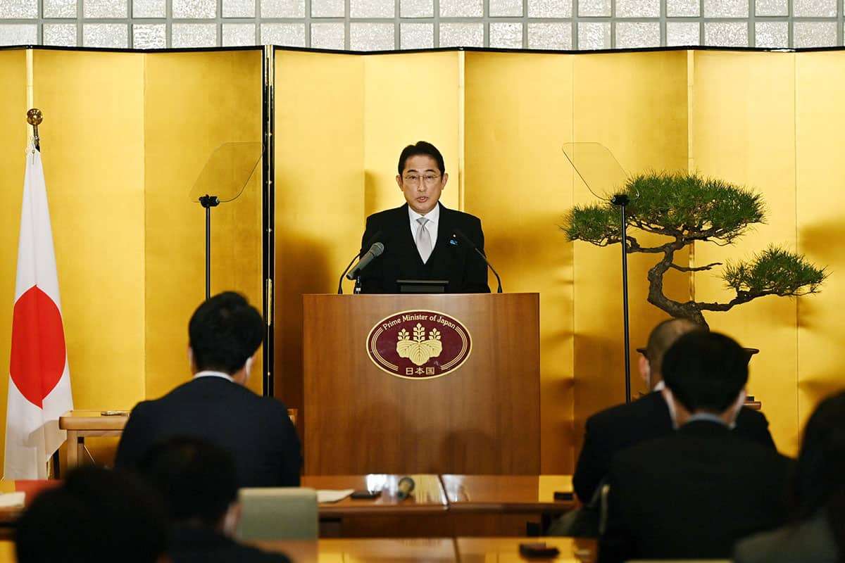 岸田首相「何としても賃上げ実現」と言いつつ企業に「お願い」の他力本願ぶりに「無責任すぎ」新年から猛批判