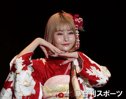 戦慄かなの「不倫はデマすぎ」と疑惑を否定　「私を蹴落とすためのゲスリークに屈しない」 - 芸能 : 日刊スポーツ