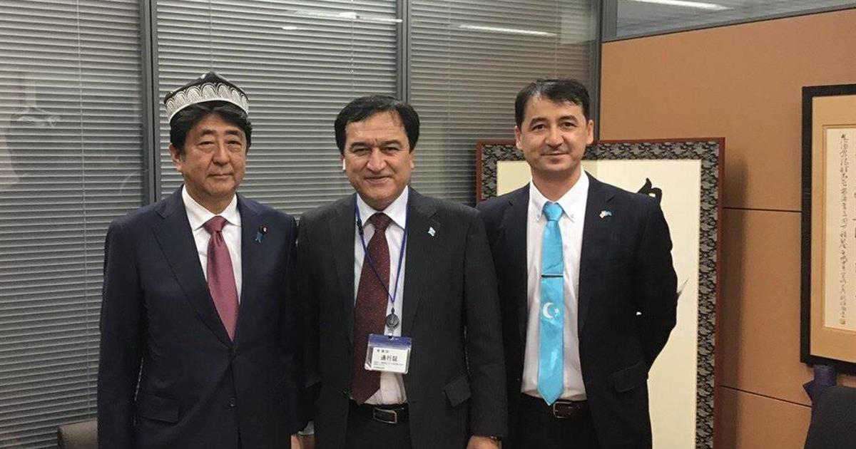 安倍前首相、ウイグル協会から感謝状 - 産経ニュース