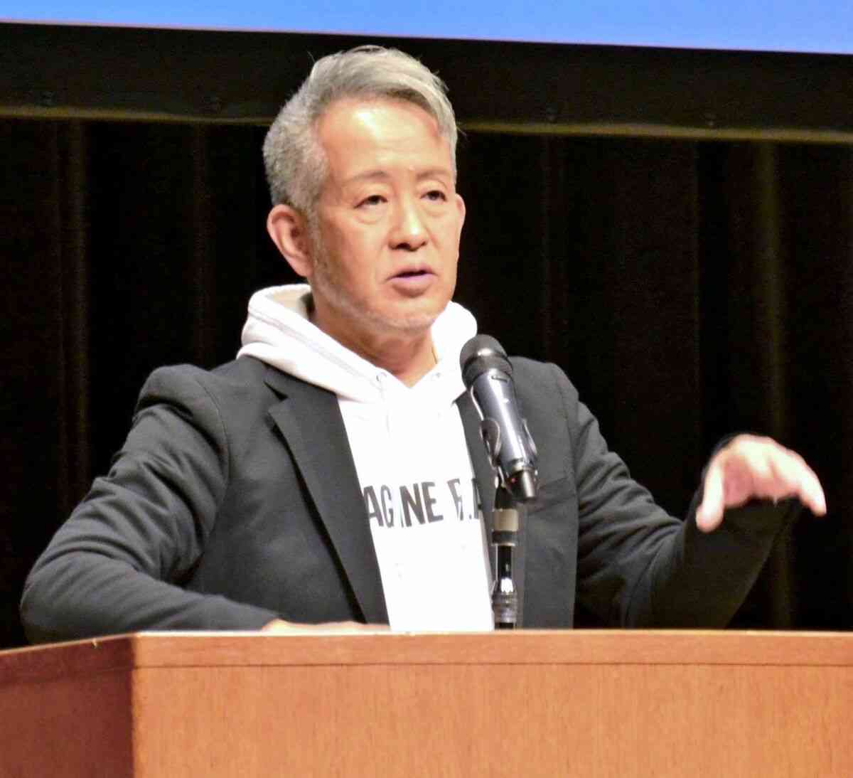 宮本亜門さん「戦争を止めるために動いていきたい」　東京でシンポ　玉城知事らも登壇 | 沖縄タイムス＋プラス　ニュース | 沖縄タイムス＋プラス