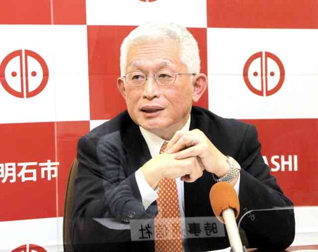 「市民は満足」強気の明石・泉市長　加古川・岡田市長「税収増はマジック」指摘にデータ検証の必要性否定 | 明石 | 神戸新聞NEXT