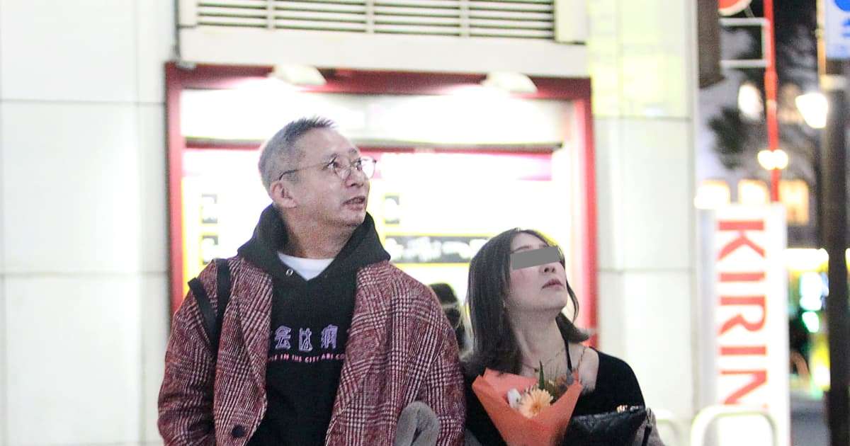 ３度の結婚と離婚を経た男が…いしだ壱成 歌舞伎町で18歳年下美女との「♡♡デート」現場 | FRIDAYデジタル