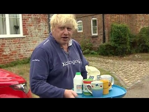 「紅茶をどうぞ」　英前外相、ブルカ発言については答えず - YouTube