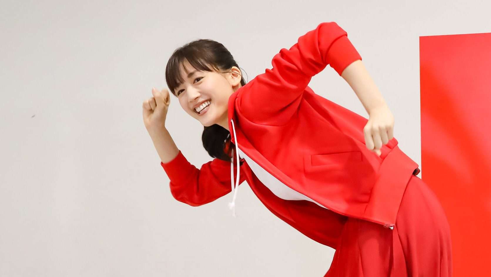 綾瀬はるか 自粛期間中に海外ドラマにハマり“ゾンビの倒し方”を習得！？ - フジテレビュー!!