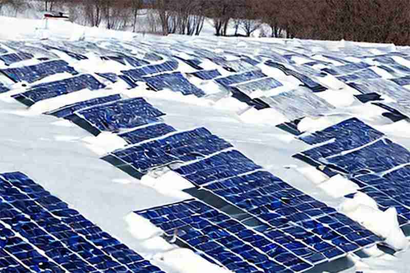 パネル破損被害は7万5000世帯分、大雪が太陽光発電に与えた深刻な影響（ニュースイッチ） - Yahoo!ニュース
