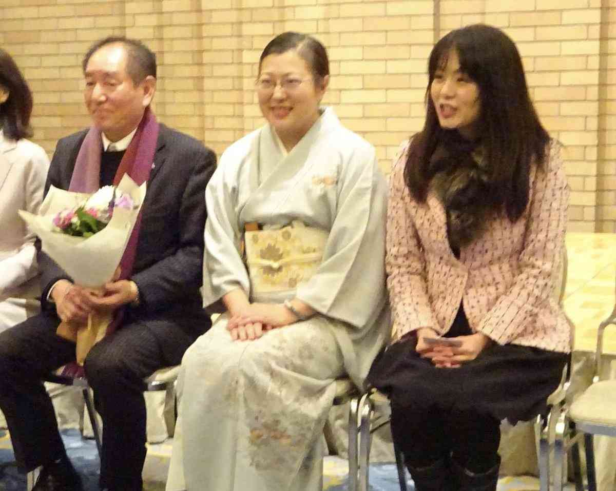 沖縄の無人島“売り主”　「中国人に売ってない」困惑　政治家との2S写真を…