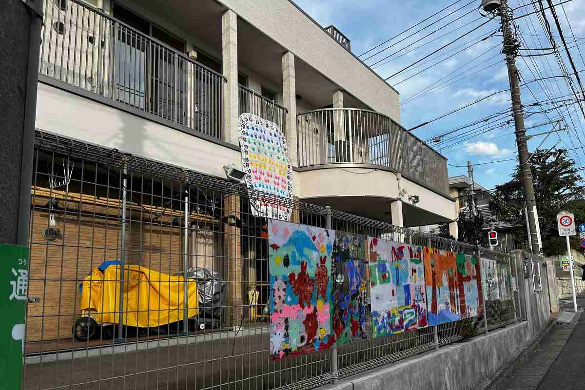 《給食を与えない、密室に閉じ込め》世田谷区の認可保育園で園児虐待が発覚　園児は「僕は地獄に落ちる」と恐怖、泣き叫んでも誰も助けず｜NEWSポストセブン