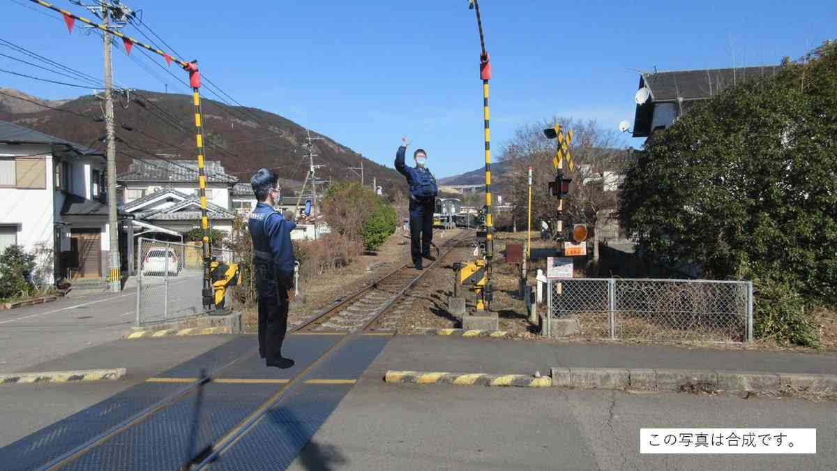 迷惑行為、電車でも…「江ノ電」線路上でインスタ撮影した女性が謝罪　同社は注意喚起「マナーを守って」
