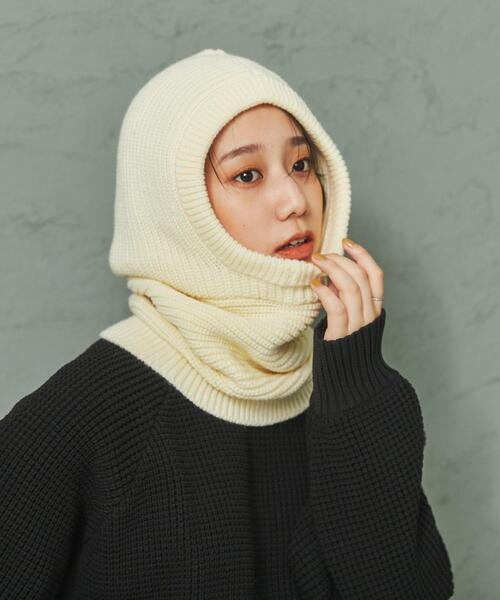 銀行強盗?20代に人気の“謎すぎアイテム”。どう使えばオシャレになるのか