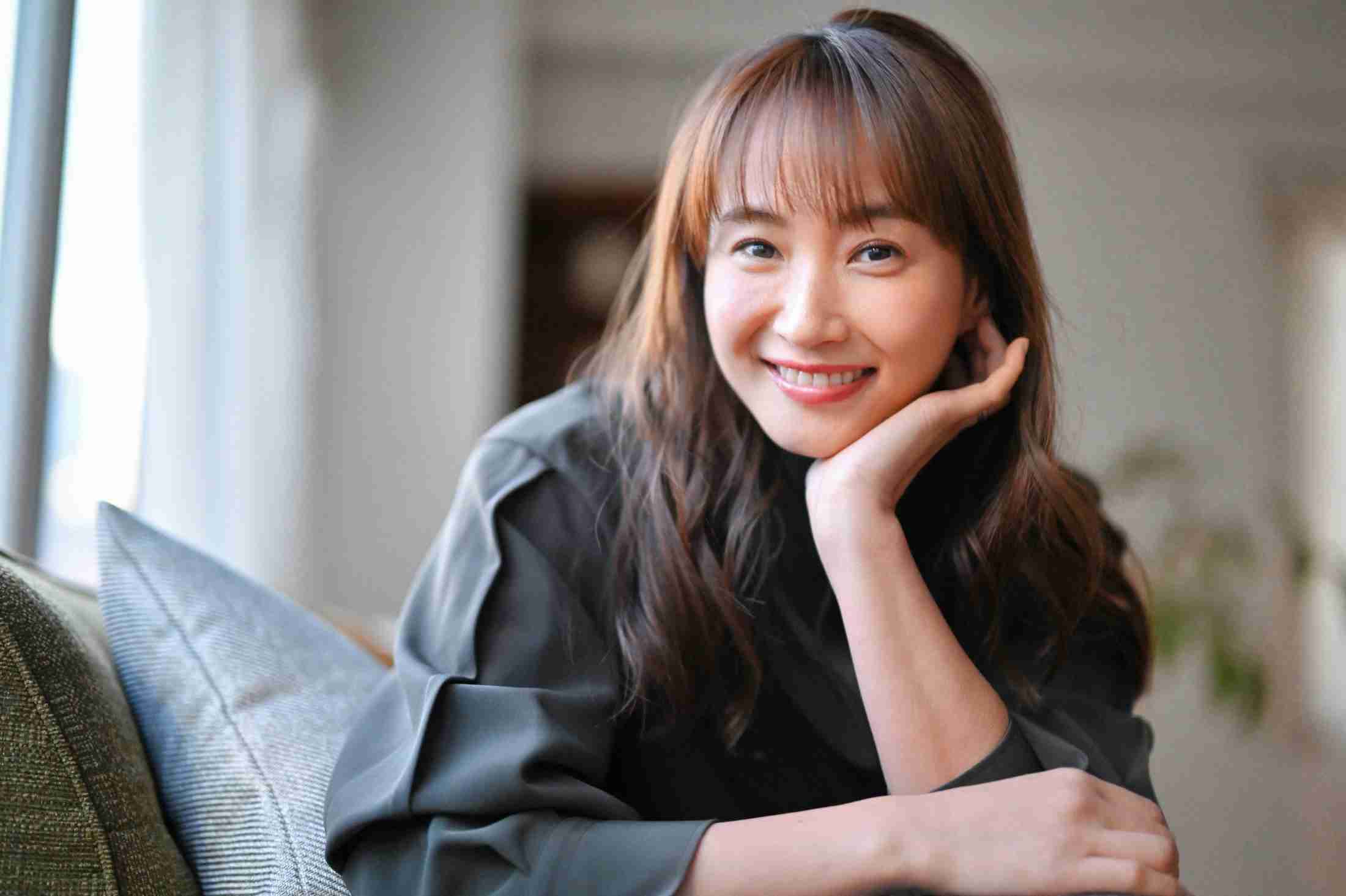 藤本美貴 夫婦のチューはリハビリ「子どもの前でも全然します」――「笑わないアイドル」の人生を楽にする考え方