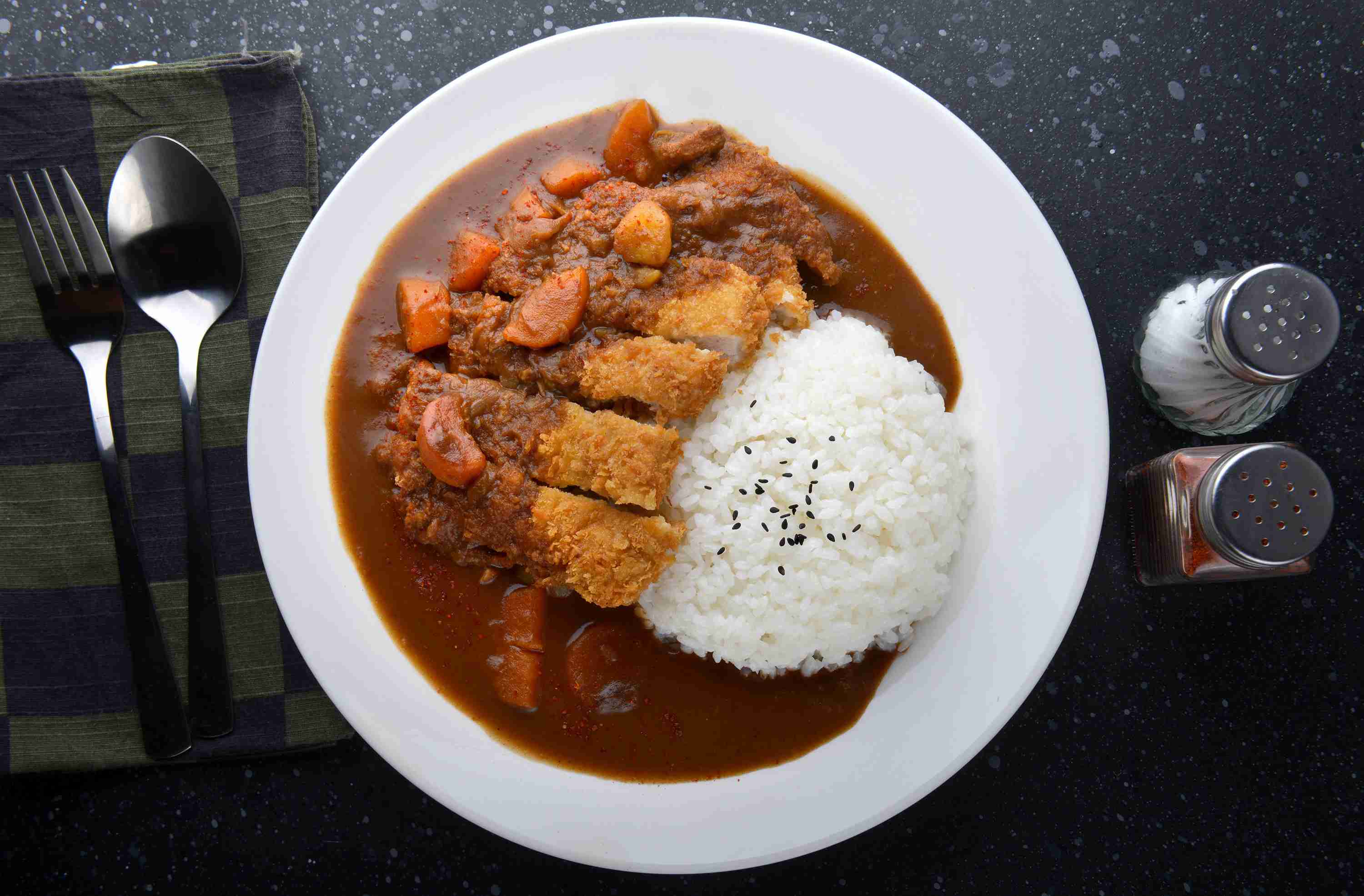 世界の伝統料理ベスト100、日本の「カレー」が1位に - ネット「日本食とは？」「和食じゃないｗ」