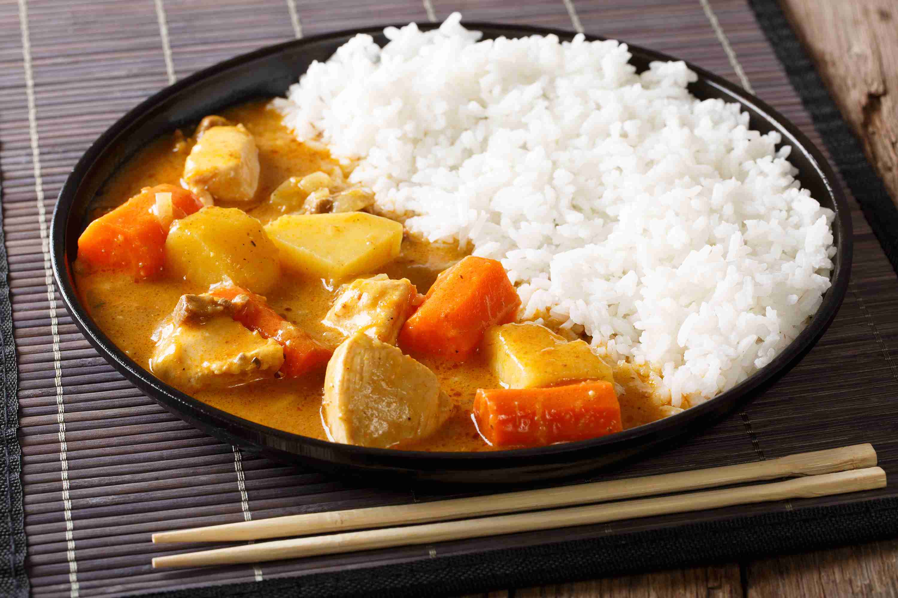 世界の伝統料理ベスト100、日本の「カレー」が1位に - ネット「日本食とは？」「和食じゃないｗ」