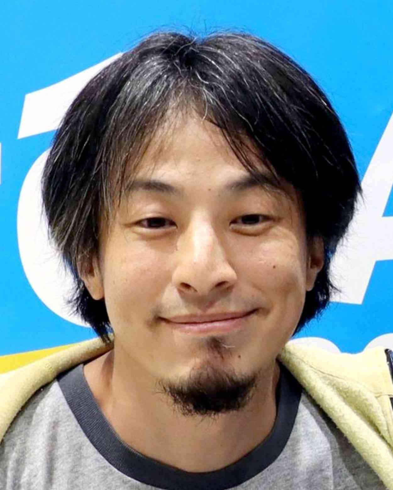 ひろゆき氏、生配信中に妻に怒られる…「ドン!!」と壁を叩いたような音とともに怒鳴り声