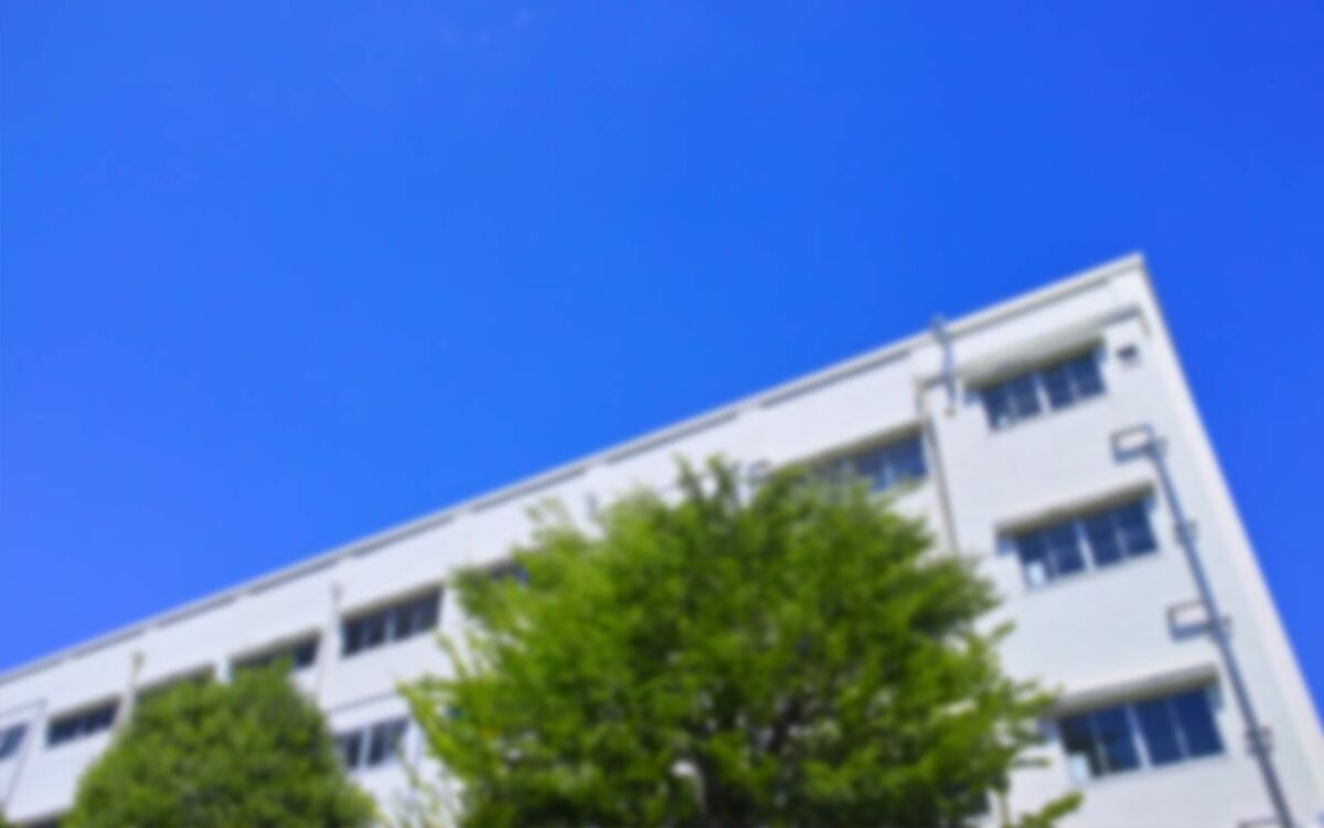 《横浜市教諭が小4女児に陰湿イジメ》「教師はイジメに問えない」「異動は人事上不可能」…校長らが両親に告げた言葉 | 文春オンライン