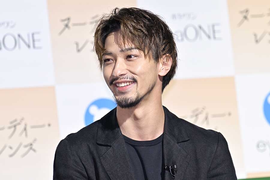 横浜流星、自身の顔は“特徴がない”　自然に上がるまつげは「好きではなかった」