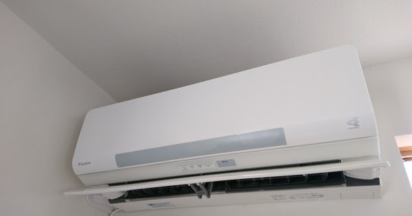 カビがいっぱいの「うるるとさらら」のエアコン分解洗浄作業 | 現場より...(^^)v [Blog] 愛媛県松山市 アベ冷熱技研