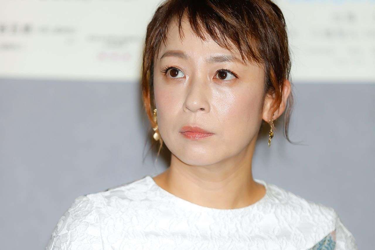 女優・佐藤仁美が5歳下の舞台俳優・細貝圭と別居していた！「私を引っ張っていってくれなくて」離婚危機で知人に漏らしていた愚痴 | 週刊女性PRIME