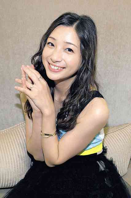 足立梨花、一生分食べた！焼きはプロ級！主演映画「キスできる餃子」２２日公開 : スポーツ報知