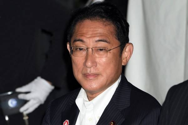 岸田首相「子育て経験した」反論も妻は「ワンオペ育児」を告白の矛盾…「全信頼失う」と火に油(2023年1月31日)｜ウーマンエキサイト(1/3)