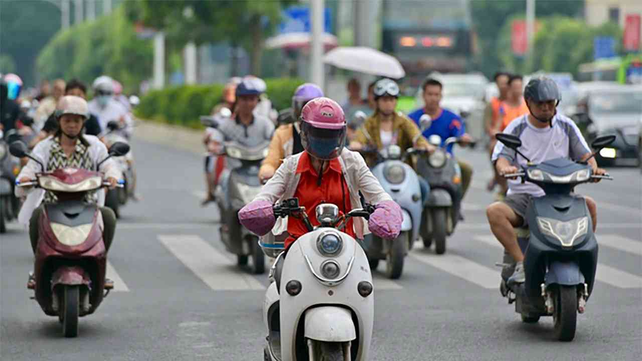 中国で電動自転車の火災が1万件　充電バッテリーから発火、「爆弾」の声も | 日経クロステック（xTECH）