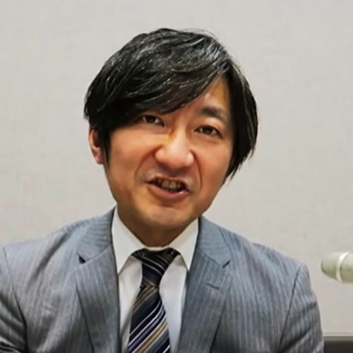 「あの人の足音が聞こえるだけで、心拍数が上がって…」名物競馬実況アナに“パワハラ告発”　本人に話を聞くと…