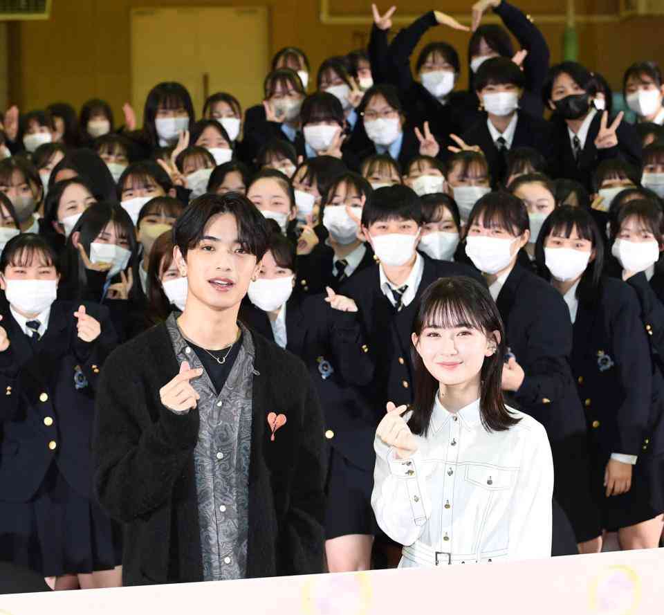 なにわ男子・高橋恭平のサプライズ登場にJK騒然、悲鳴&涙 恋のお悩み相談&「好きだよ」呼びかけで骨抜き