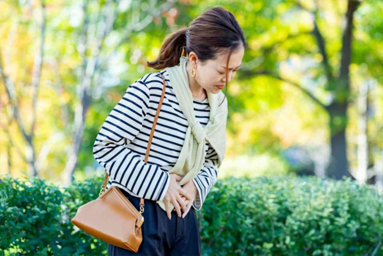 旅行先で「出ない…」“旅先便秘”の原因は「楽しさ」にあった！専門医に聞いた、ホテルでできる“飲むだけ＆ひねるだけ”の便秘解決テクニック | 週刊女性PRIME