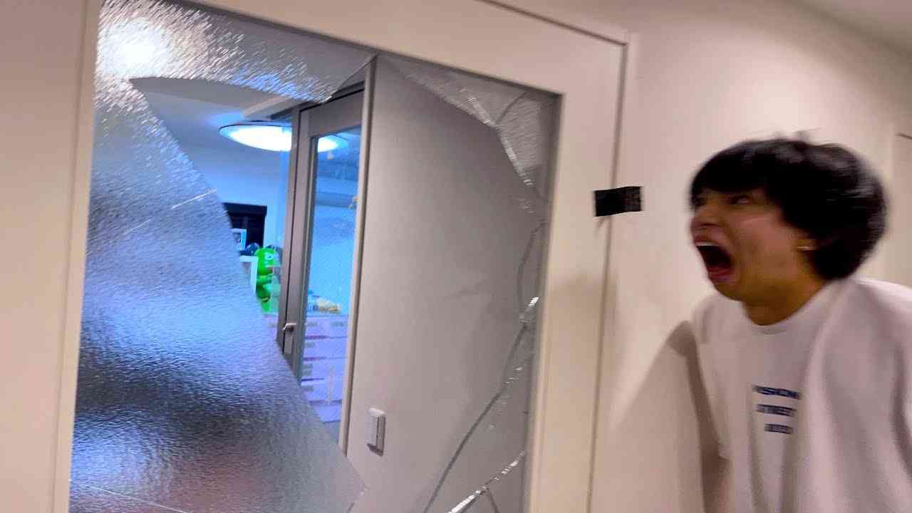 はじめしゃちょーが4年半住んだ自宅、退去費用が200万円に
