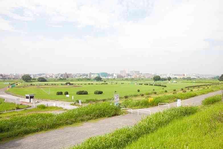 「東京での子育てに限界」に相次いだ異論　話題ツイートから考える「地方移住の理想と現実」