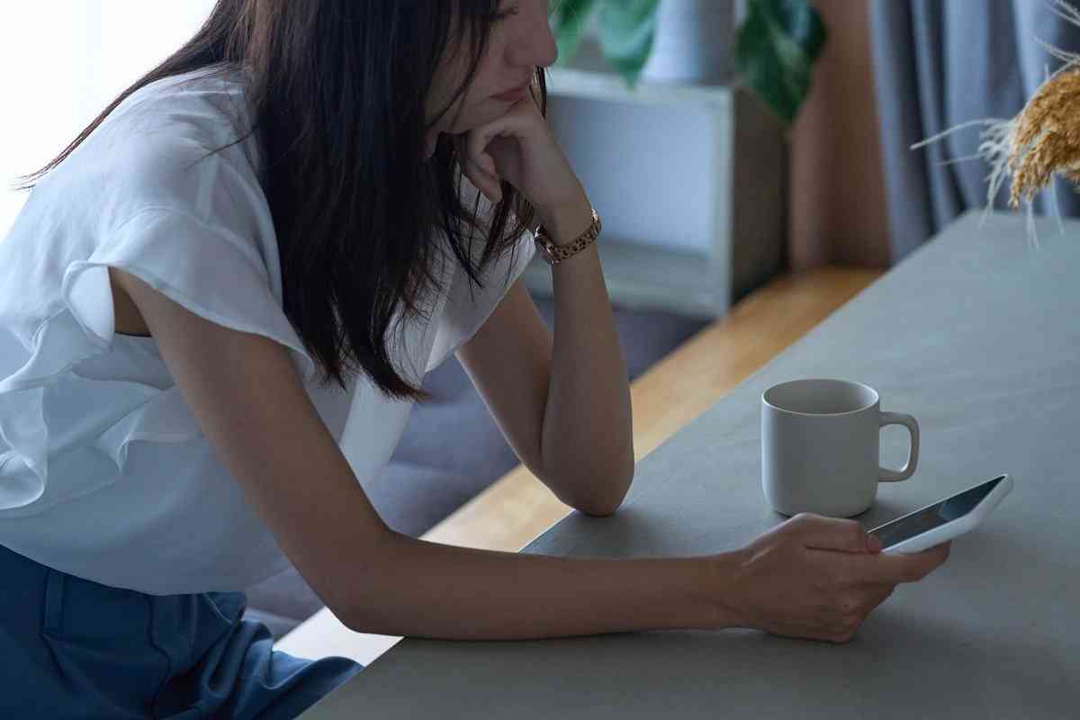 52歳のオジサンに「嫌われたくない」の呪縛で200万円溶けた。49歳主婦がマッチングアプリで正気を失った「深刻な理由」 | FORZA STYLE｜ファッション＆ライフスタイル[フォルツァスタイル]