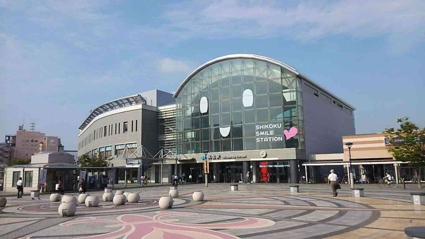電車で香川県高松市に行こうとした男性 JRの券売機に表示された4つの駅名に困惑