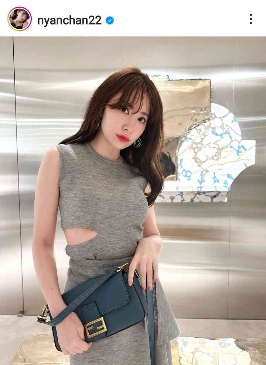 小嶋陽菜、大胆に腹チラ！きわどいワンピ姿「世界的美女」「スタイルパーフェクト」 : スポーツ報知
