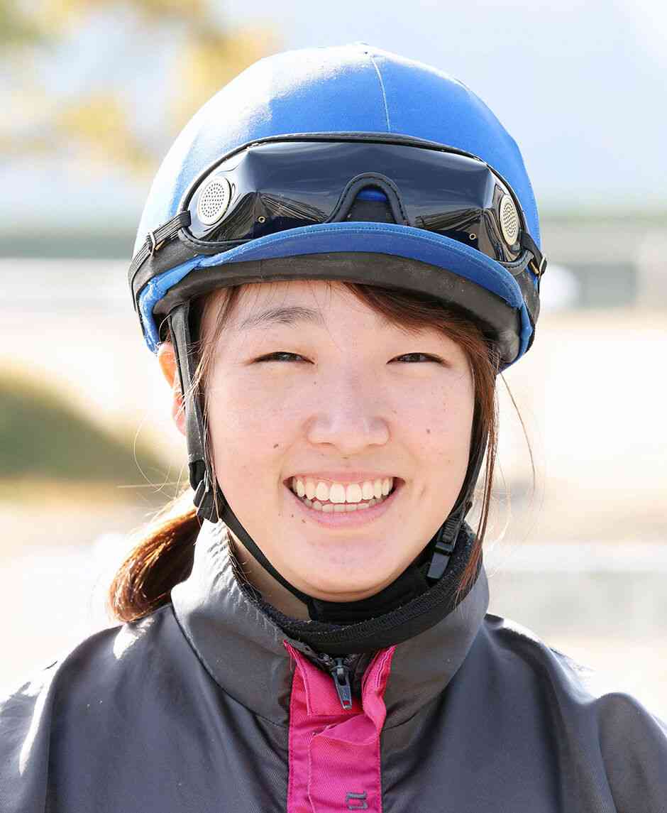 【阪神４Ｒ・３歳新馬】永島まなみ騎手が馬に蹴られるも痛みこらえ１番人気フェリを勝利導く（スポーツ報知） - Yahoo!ニュース