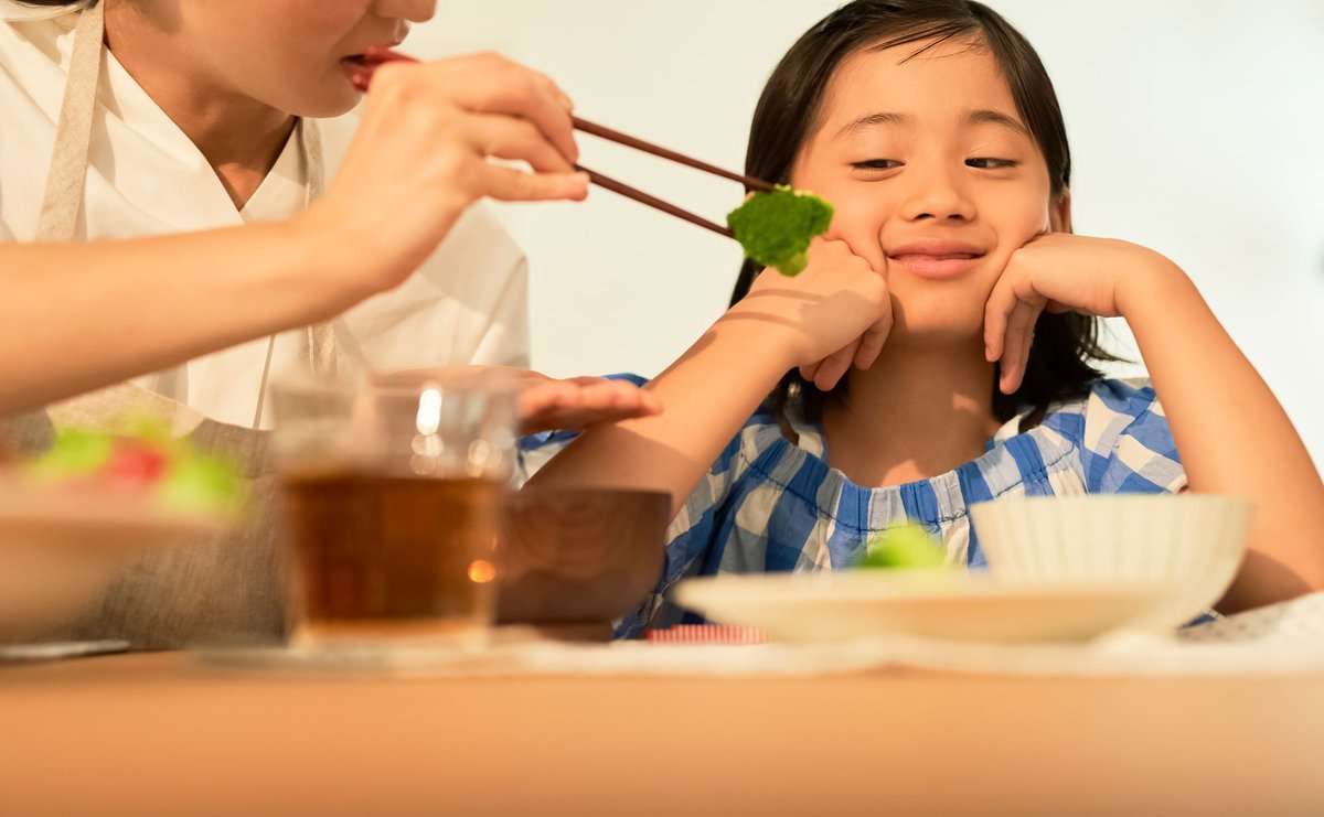 「苦手な食べ物を15回食卓に出すと子どもの好き嫌いがなくなる」ってホント！？｜CHANTO WEB