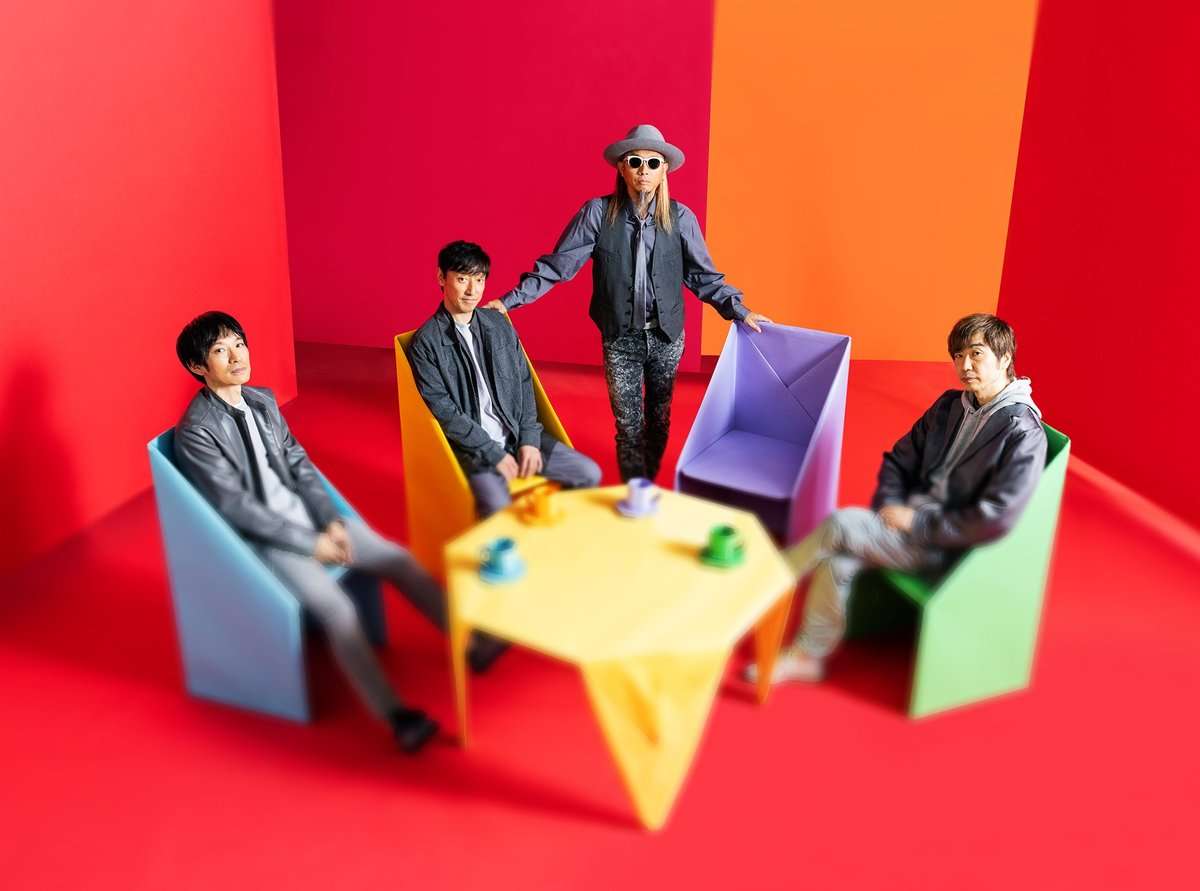 スピッツ、新曲が広瀬すず主演映画『水は海に向かって流れる』主題歌　“10歳差2ショット”場面写真も解禁  | ORICON NEWS