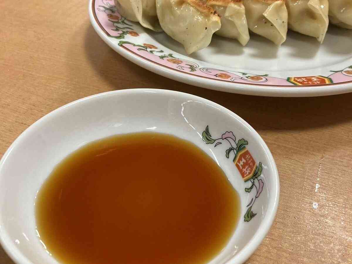 「餃子の王将」ギョーザたれを客の前から撤去　虫混入の動画や迷惑行為対応で｜経済｜地域のニュース｜京都新聞