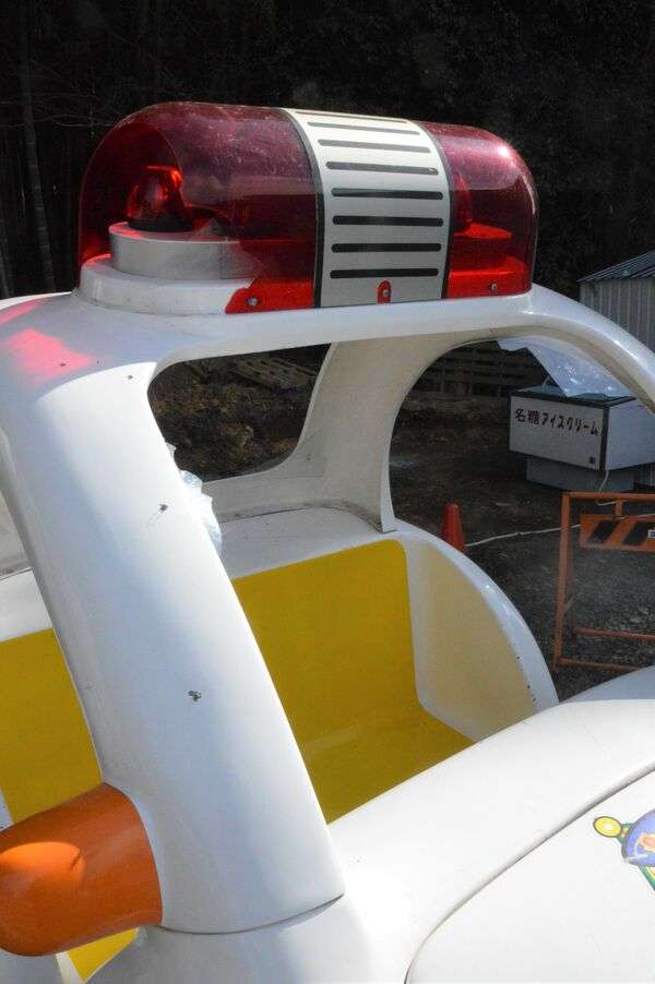 「ノリでやってしまった」 レトロ自販機損壊 若者数人が経営者に謝罪