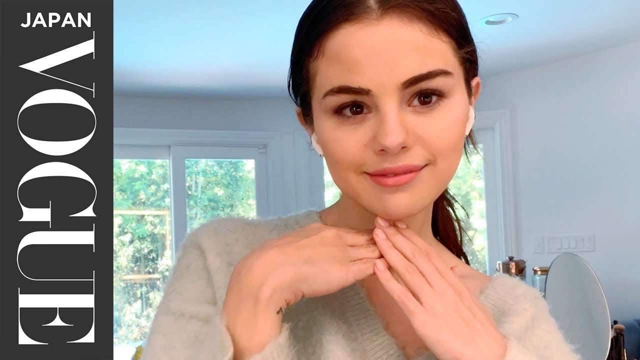 セレーナ・ゴメス、自宅メイクルームでの朝の準備を公開！| VOGUE JAPAN - YouTube